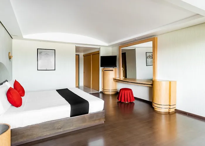 Capital O Andrade, 4*